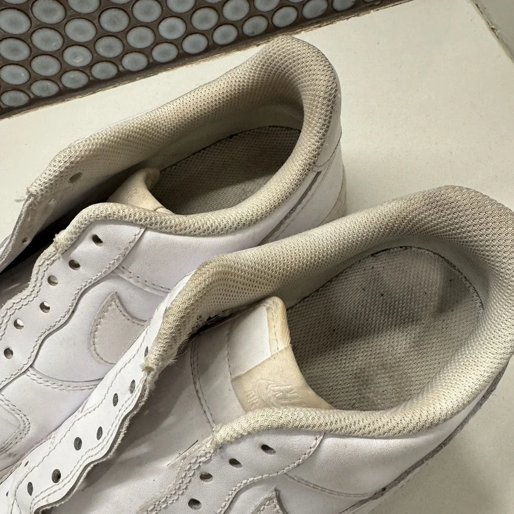 Nike‎ Air Force 1 Shoes Womens 10 Low Triple White DD8959-100 Leather